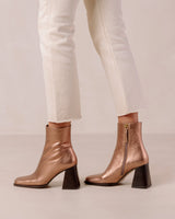 South Shimmer Quartz Pink Boots