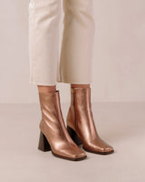 South Shimmer Quartz Pink Boots